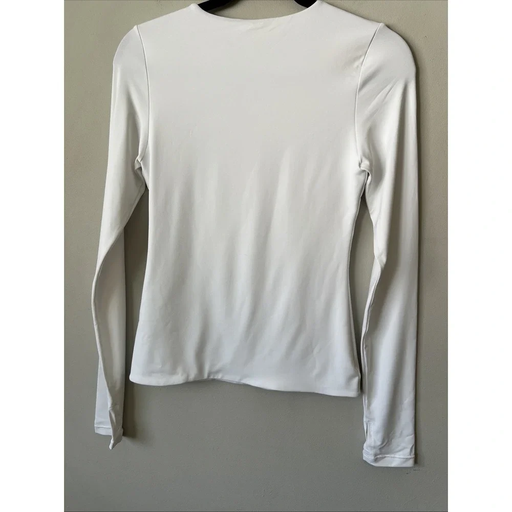 Second Skin by RD Long Sleeve White Fitted Top with Thumbholes Size Small NWT